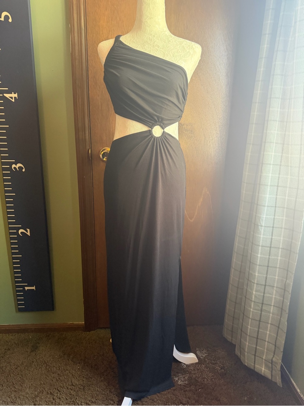Black One-Shoulder Cutout Maxi Dress